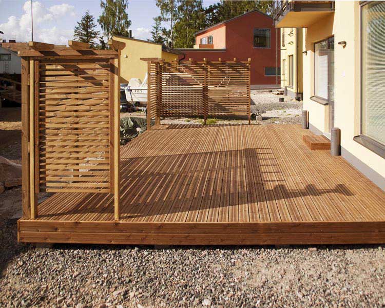 pation rakentaminen, terassin näkösuojan rakentaminen